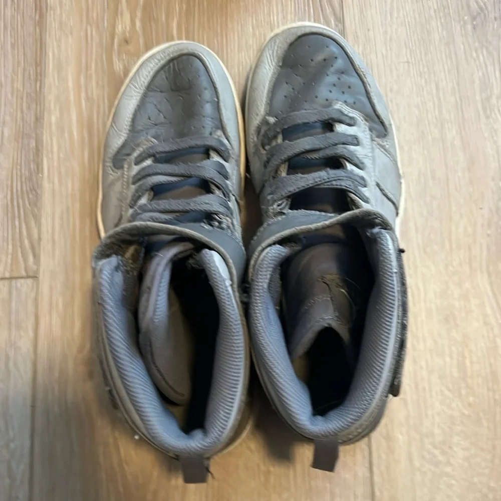 Jordan Flyease High-Top Sneakers - Grey on Gray - Picture 5 of 5